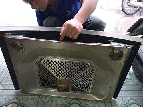 Vệ sinh máy hút mùi tại nhà ở Hải Phòng